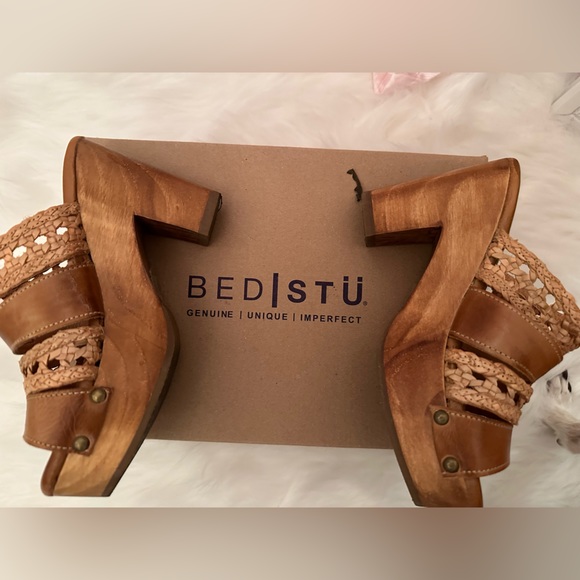 Clogs - Picture 3 of 7